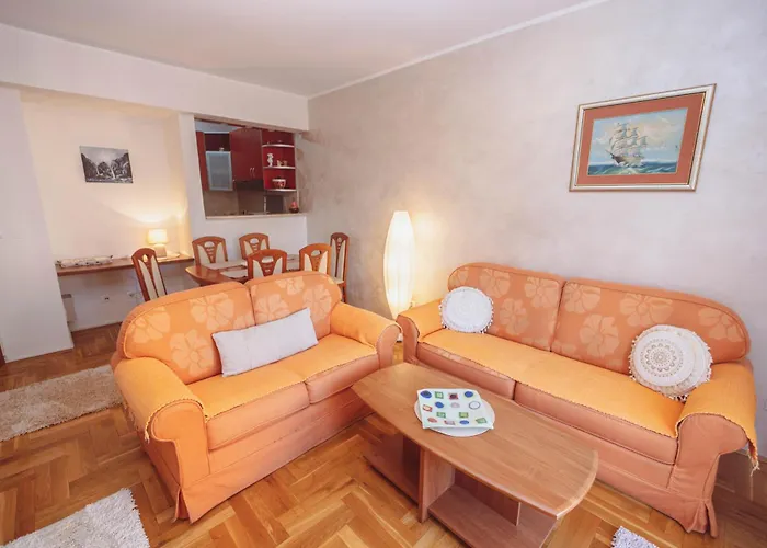 Anika Apartment